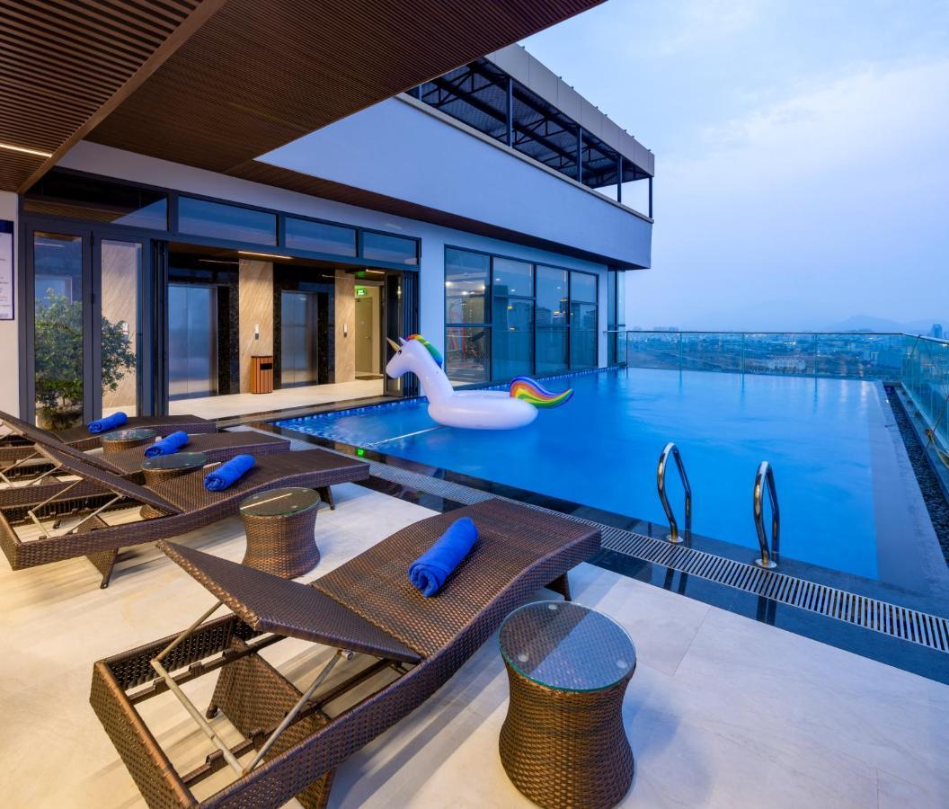 Готель Miracle Luxury Нячанг Екстер'єр фото